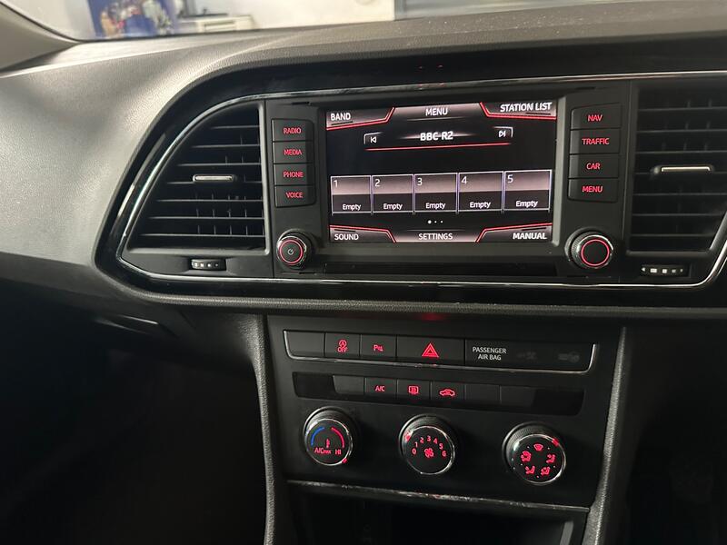SEAT LEON