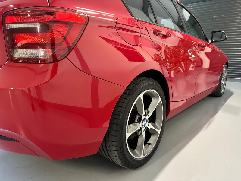 BMW 1 SERIES