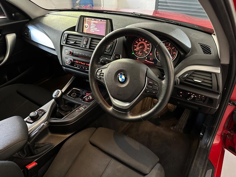 BMW 1 SERIES