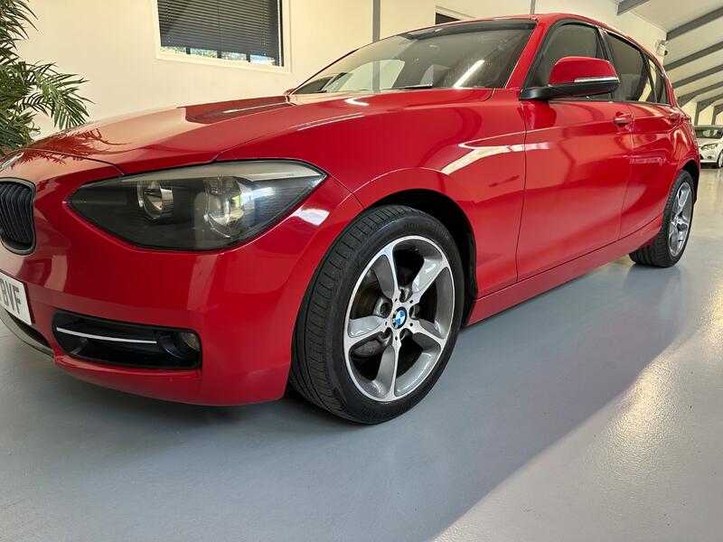 BMW 1 SERIES