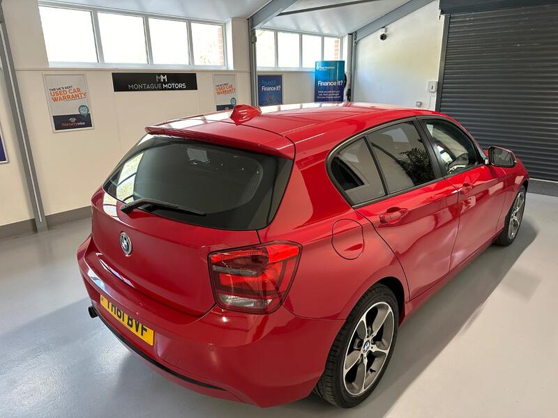 BMW 1 SERIES