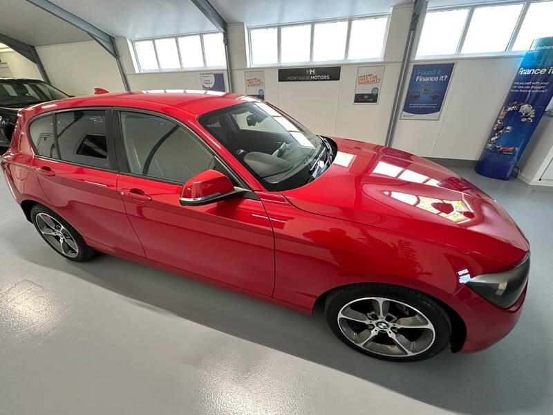 BMW 1 SERIES