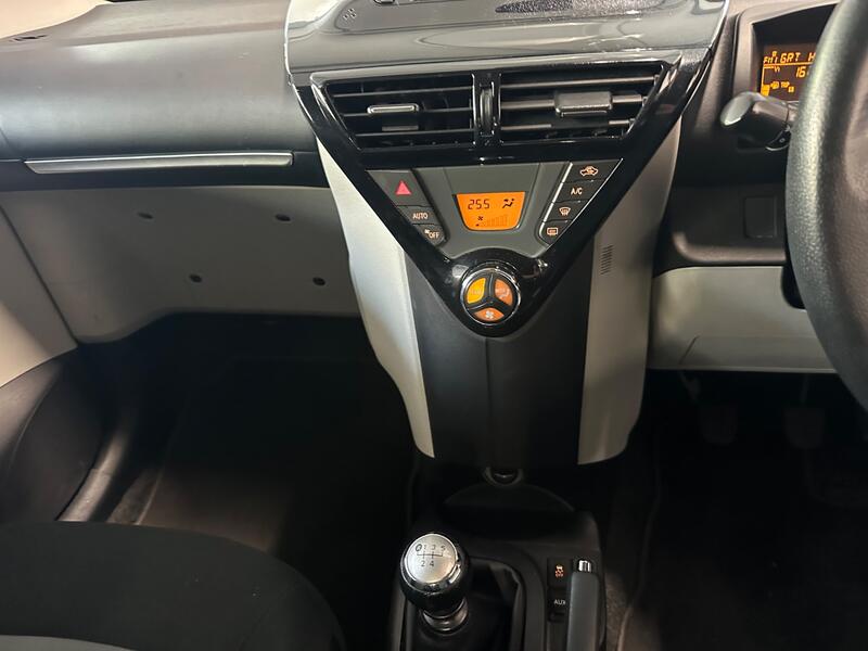 TOYOTA IQ