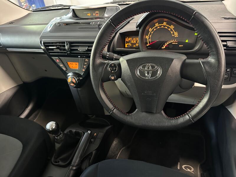 TOYOTA IQ