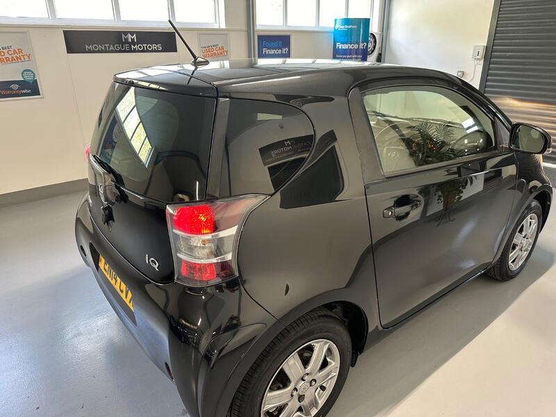 TOYOTA IQ