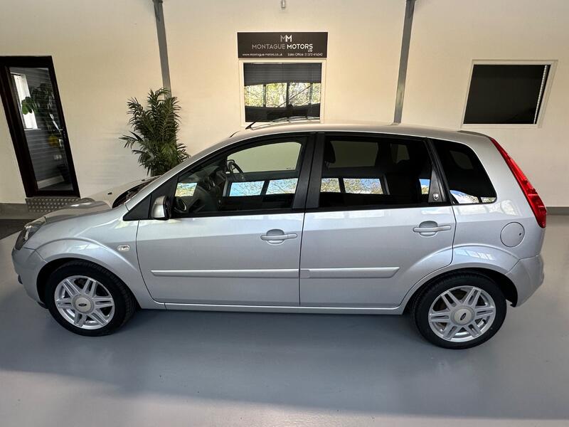 View FORD FIESTA 1.4 Ghia