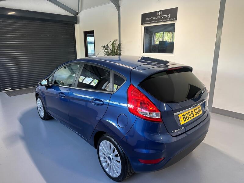 View FORD FIESTA 1.6 Titanium