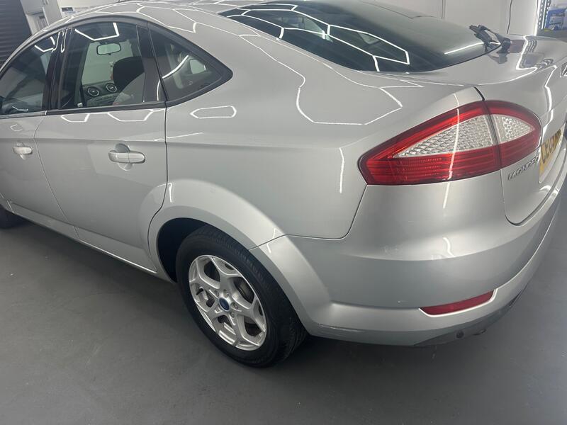 View FORD MONDEO 2.0 TDCi Zetec