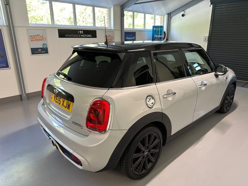 MINI HATCH
