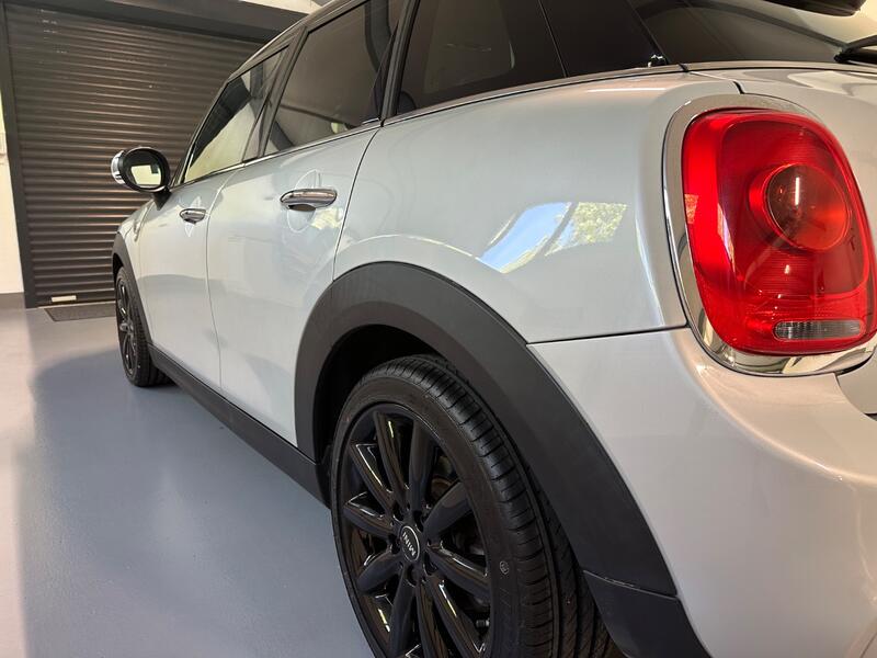 MINI HATCH