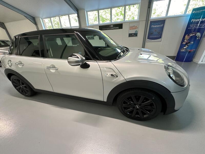 MINI HATCH