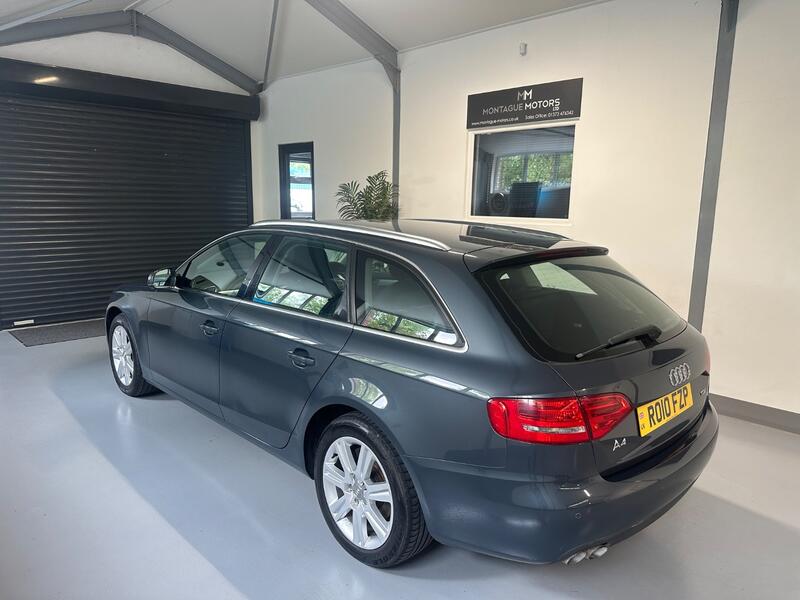 View AUDI A4 AVANT 2.0 TDI Executive SE
