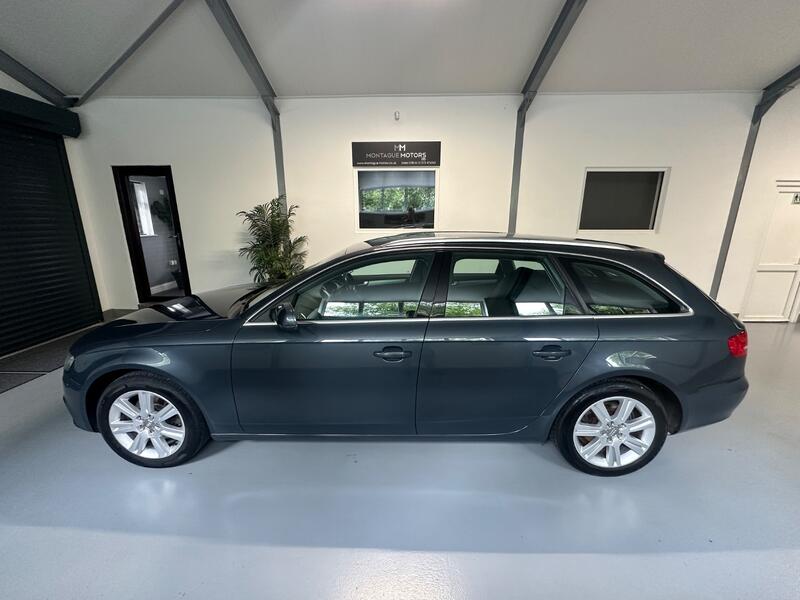View AUDI A4 AVANT 2.0 TDI Executive SE
