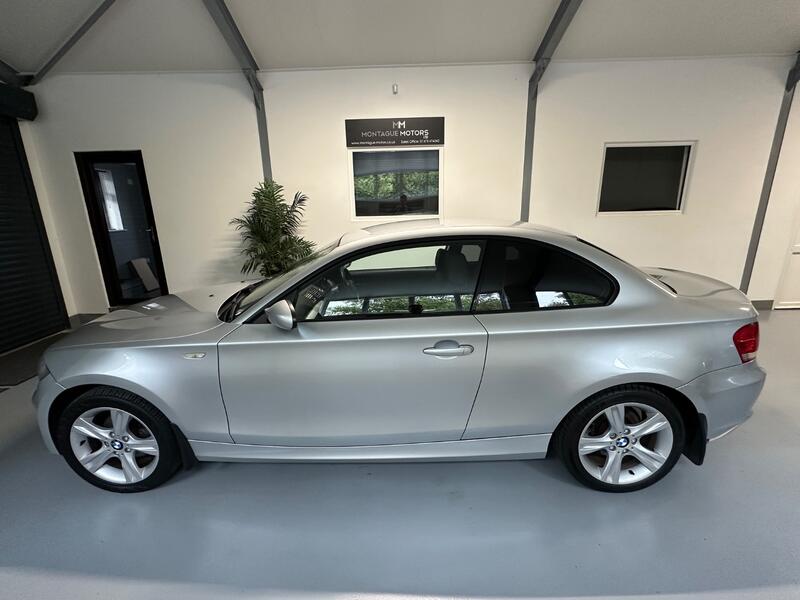 View BMW 1 SERIES 2.0 120d SE Coupe